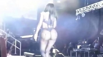 Nicki Minaj Booty Live (HD)